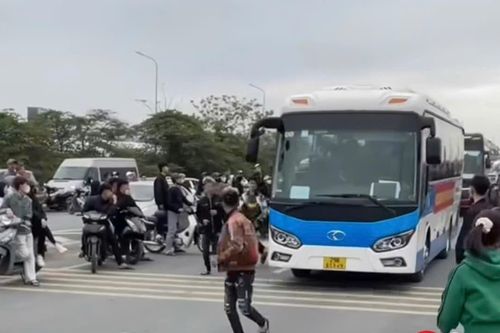 Xử lý nam thanh niên chặn đầu xe chở tân binh nhập ngũ