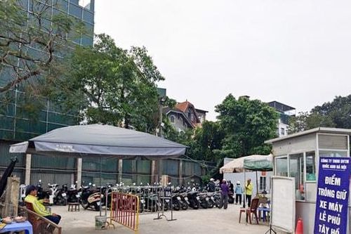 Làm rõ phản ánh về tình trạng làm hư hỏng xe máy của người đi lễ tại phủ Tây Hồ để trục lợi