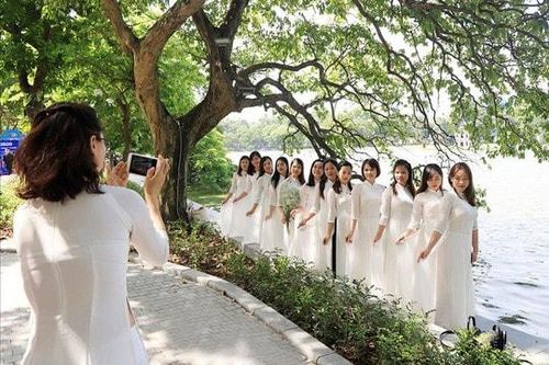 Hà Nội ít mưa, nắng ấm dịp 8-3
