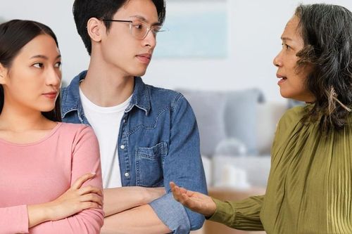 Bị con rể ép đi viện dưỡng lão để chiếm nhà: Cú đáp trả đanh thép của bà mẹ vợ cao tay
