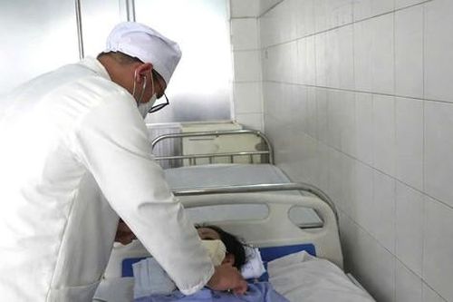 Chảy máu ồ ạt từ mũi và miệng, biến chứng nguy hiểm của ung thư vòm hầu