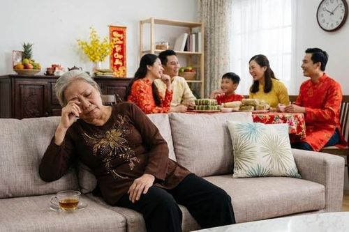 Cảnh báo sức khỏe người cao tuổi khi giờ sinh hoạt thay đổi bất thường