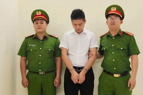 Khởi tố một người nước ngoài chỉ đạo xẻ thịt tê tê quý hiếm bán cho khách