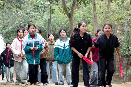 'Bắt vợ' tuổi học đường: Bao kẻ theo chồng bỏ cuộc chơi!