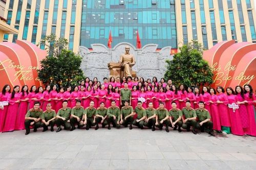 Khắc ghi truyền thống, lan tỏa nghĩa tình – Hoạt động ý nghĩa của Phòng Tham mưu Công an Hà Nội