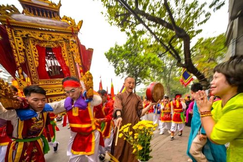 Màn rước kiệu bùng nổ mừng Đại lễ 1.000 năm ngày sinh Đức thánh Huyền Thiên Hắc Đế