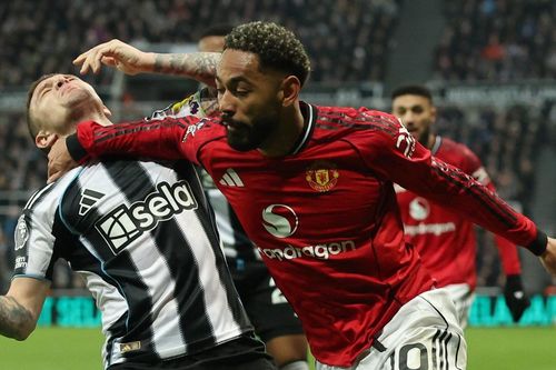 Shearer chê MU đá dở nhưng vẫn top 3