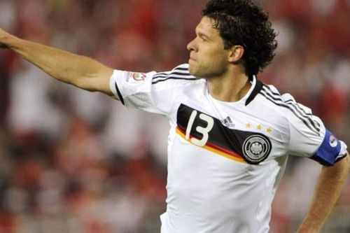 Nỗi đau lặng thầm của Michael Ballack