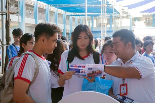 Hơn 3.500 học sinh TP.HCM tham gia Ngày hội hướng nghiệp, tuyển sinh