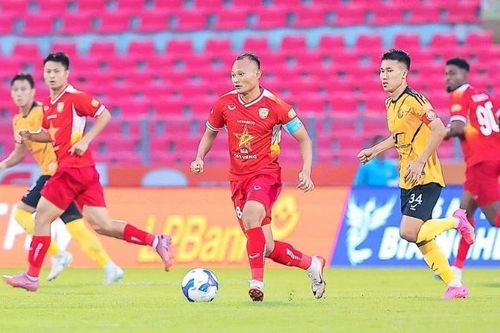 Hồng Lĩnh Hà Tĩnh giành 3 điểm trên sân Thanh Hóa