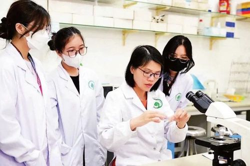Mở rộng không gian phát triển cho nhà khoa học nữ