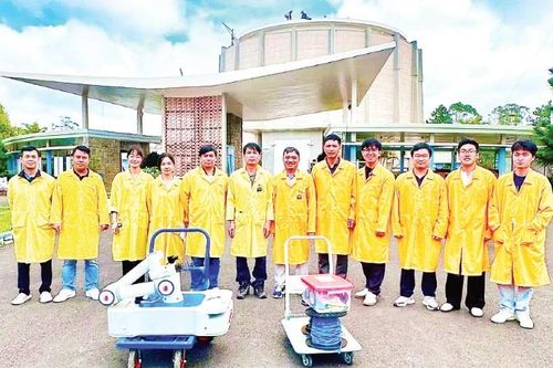 Ứng dụng robot thông minh trong bức xạ và hạt nhân