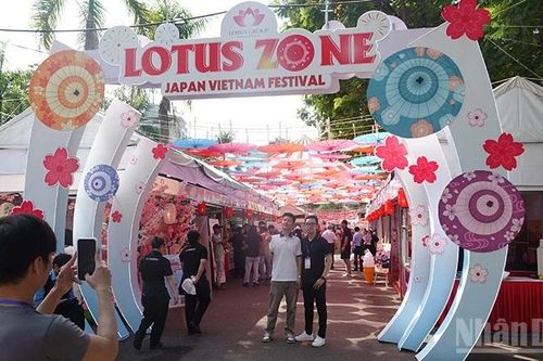 Khai mạc Lễ hội Việt-Nhật lần thứ 11 với chủ đề 'Cùng nắm chặt tay nhau, Trẻ em-Trái đất-Tương lai'