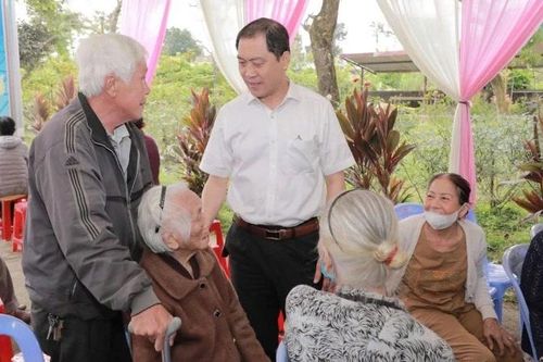 Tuổi trẻ ngành y Huế chung tay chăm sóc sức khỏe người dân khó khăn