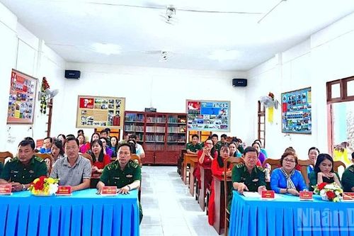 Sôi nổi các hoạt động 'Đồng hành cùng phụ nữ biên cương' tại đảo tiền tiêu nơi cực nam Tổ quốc