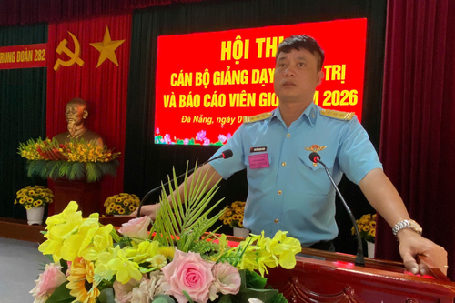 Trung đoàn Tên lửa 282 đánh giá thực chất trình độ, năng lực đội ngũ cán bộ chính trị
