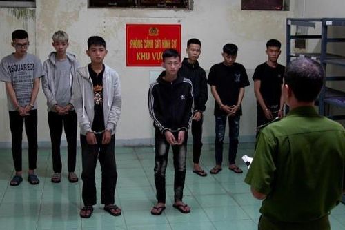 Mang rựa gây án mạng trên đường phố