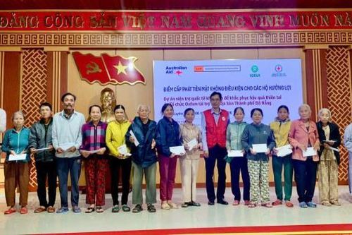 Hỗ trợ hơn 1,3 tỷ đồng cho người dân bị ảnh hưởng bão lũ