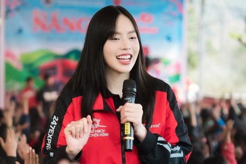 'Hoa hậu Việt Nam' Thanh Thủy lần đầu thử sức với ca hát vì điều ý nghĩa đặc biệt