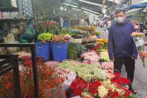 Hoa tươi hút khách trước Ngày Quốc tế Phụ nữ