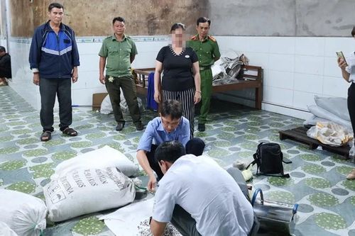 An Giang: Bắt vụ sản xuất, vận chuyển phân bón trái phép số lượng lớn