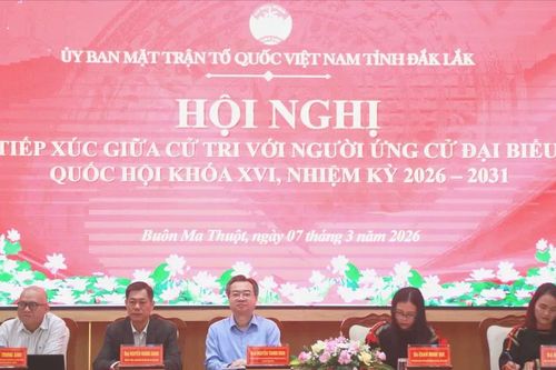 Các ứng cử viên ĐBQH khóa XVI tiếp xúc cử tri tại Đắk Lắk