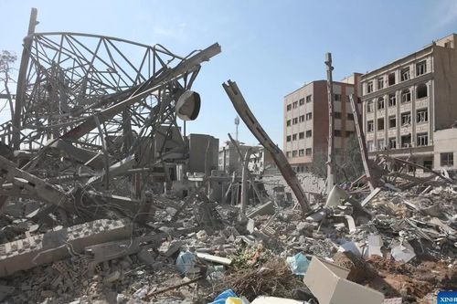 Iran tuyên bố phá hủy mục tiêu quân sự Mỹ tại UAE và Kuwait