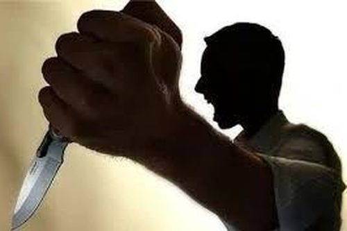 Mâu thuẫn trong lúc nhậu, một người đàn ông bị hàng xóm đâm tử vong