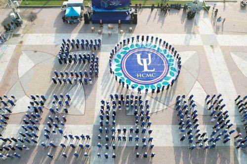 500 người đồng diễn kỷ niệm 50 năm ngày truyền thống Trường Đại học Luật TPHCM