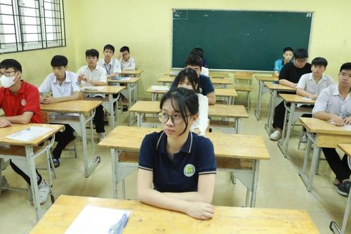 Trường tư thục thu phí 'giữ chỗ': Cần tôn trọng quyền lợi của người học