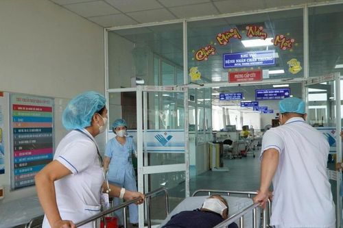 18 người ở TPHCM cấp cứu nghi hít phải khí Clo