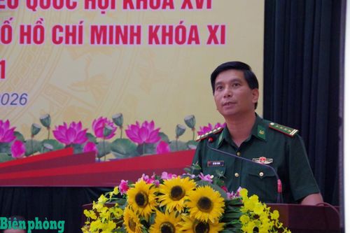 Đại tá Đỗ Vĩnh Thăng tiếp xúc cử tri tiến tới bầu cử Hội đồng nhân dân Thành phố Hồ Chí Minh khóa XI