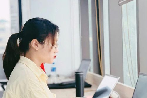 Người áp lực học tập, công việc vào diện giám sát tâm thần: Phòng bệnh hay nguy cơ gắn nhãn tâm lý?