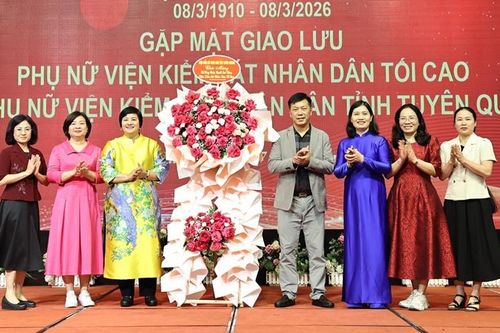 Gặp mặt giao lưu phụ nữ VKSND tối cao với phụ nữ VKSND tỉnh Tuyên Quang