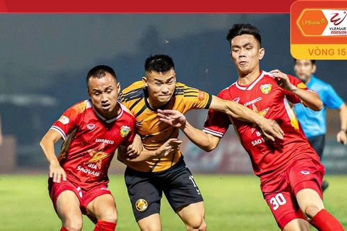 Thanh Hóa thua đau Hà Tĩnh ở phút 90+3; Real Madrid thoát hiểm phút bù giờ