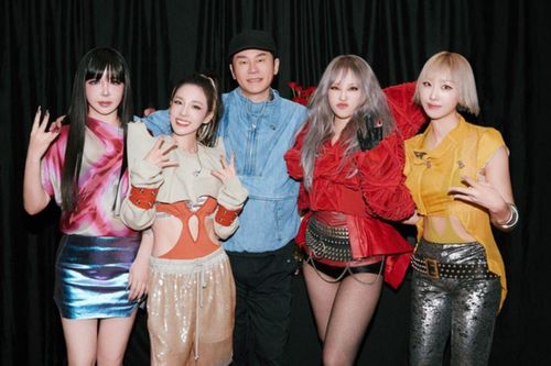 Người thân cận phủ nhận Park Bom 'cạch mặt' 2NE1