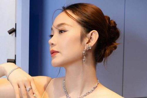 Trang sức pha lê trở lại với vẻ đẹp kiêu kỳ