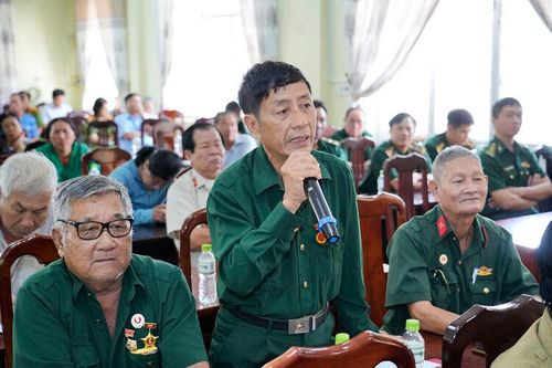 Ứng cử viên đại biểu Quốc hội tiếp xúc cử tri đặc khu Phú Quốc