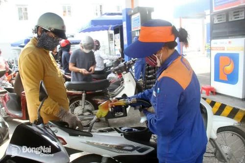 Điều chỉnh giá bán lẻ ngay nếu giá xăng dầu tăng từ 7%