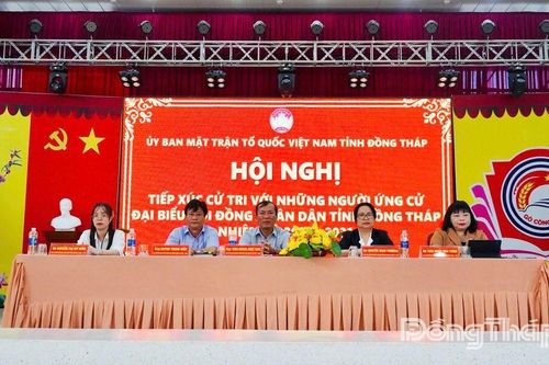 Ứng cử viên đại biểu Hội đồng nhân dân tỉnh tiếp xúc cử tri xã Vĩnh Bình