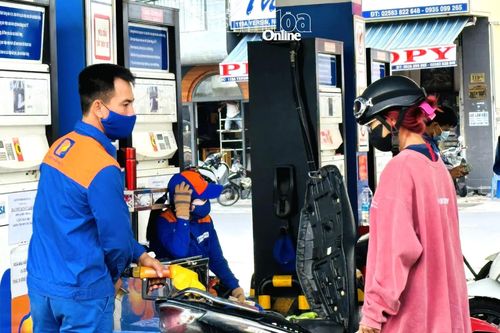 Giá xăng dầu tăng từ 3.780 đến 8.490 đồng/lít
