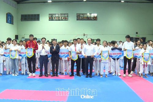 271 vận động viên tranh tài tại Giải karate các nhóm tuổi