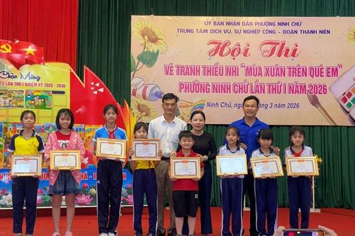 Phường Ninh Chử tổ chức hội thi vẽ tranh 'Mùa xuân trên quê hương em'