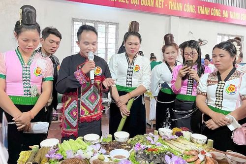 Hội thi 'Bữa cơm gia đình - Ấm áp yêu thương'