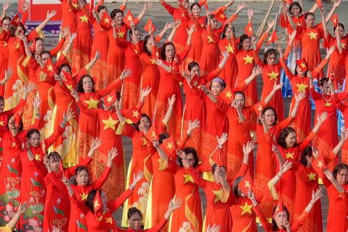 Những mùa hoa tháng ba