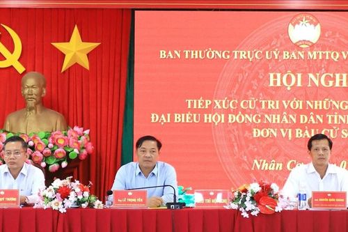 Người ứng cử đại biểu HĐND tỉnh Lâm Đồng tiếp xúc cử tri xã Nhân Cơ