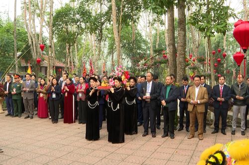 Cổ kính đền An Mạ