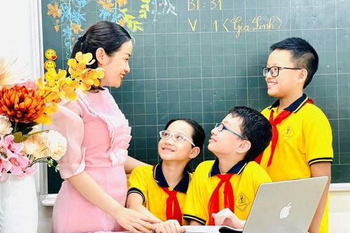 Lời chúc 8/3 năm 2026 dành cho cô giáo hay và ý nghĩa