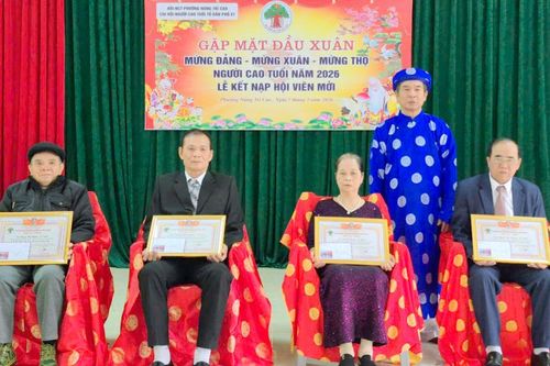 Tổ chức mừng thọ người cao tuổi tại phường Nùng Trí Cao