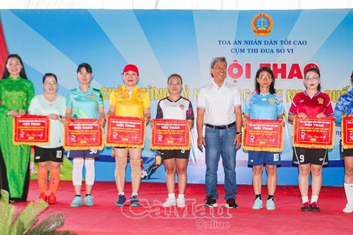Tòa án nhân dân Cụm thi đua số VI thi đấu giao lưu bóng đá nữ mừng 8/3